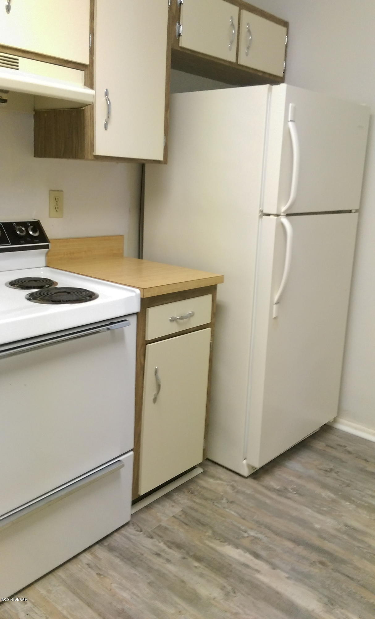 37 Summer Trees Road Port Orange, FL 32128 - Photo 9 of 15 Kitchen 3