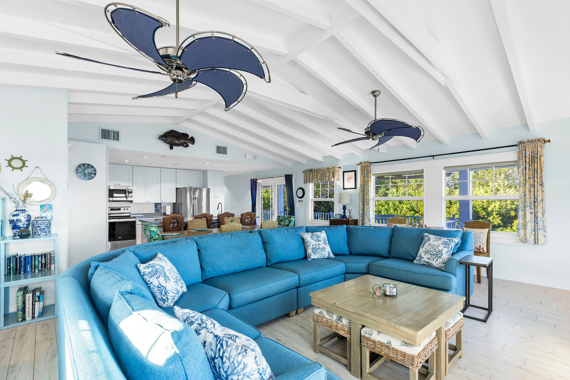 86 Pelican Road Marathon, FL 33050 - Photo 18 of 58 Living Room 4