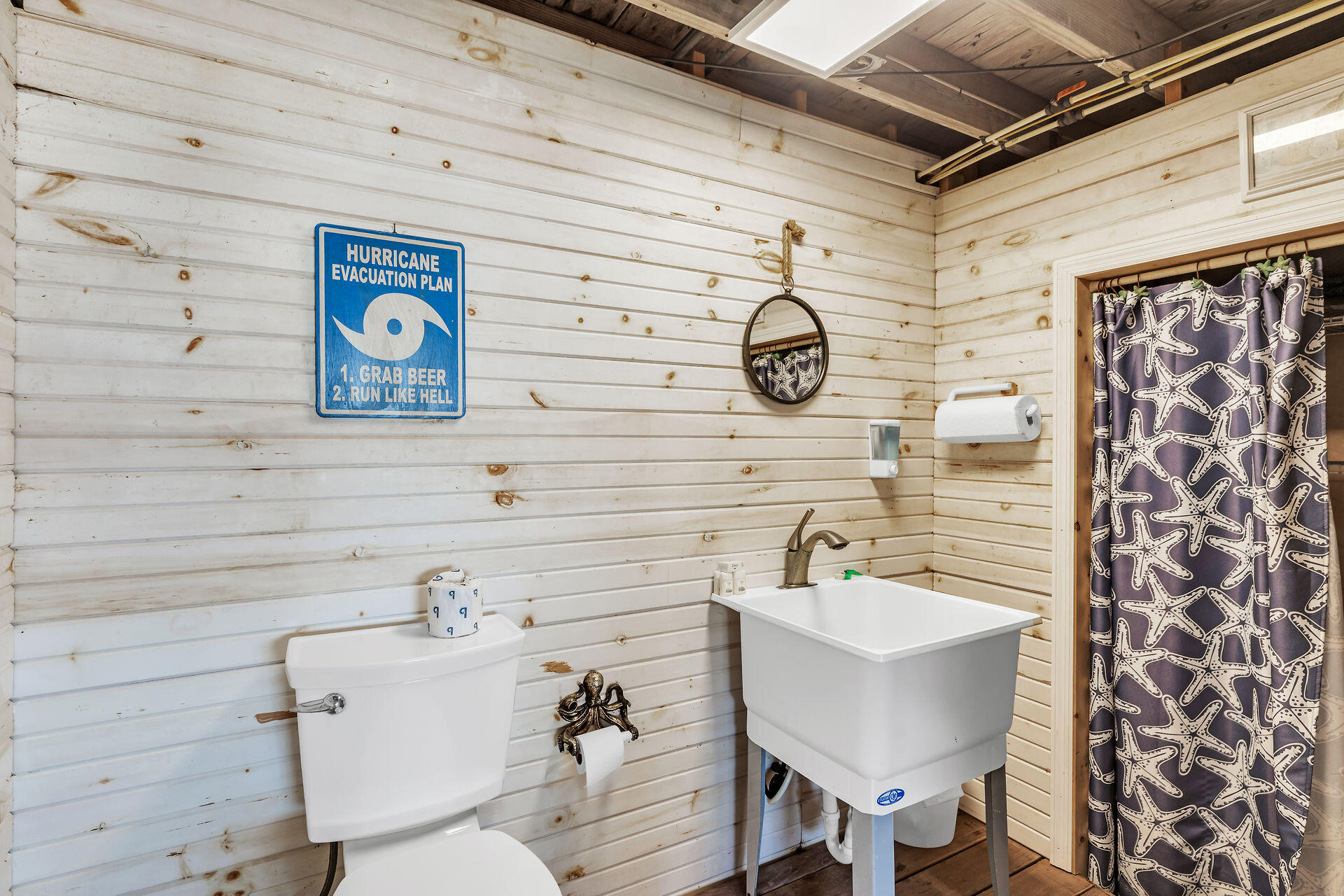 86 Pelican Road Marathon, FL 33050 - Photo 41 of 58 Pool Bathroom
