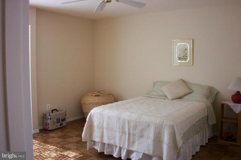 1813 Ivy Oak Square, Unit 59 Reston, VA 20190 - Photo 13 of 19 Bedroom
