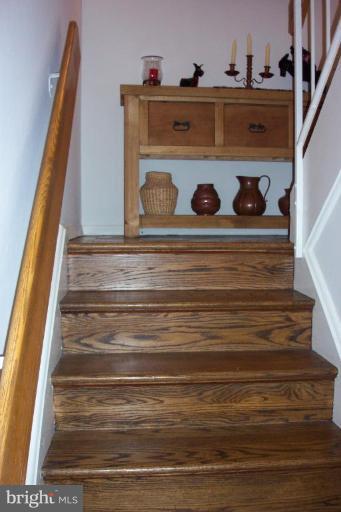 1813 Ivy Oak Square, Unit 59 Reston, VA 20190 - Photo 16 of 19 Oak steps