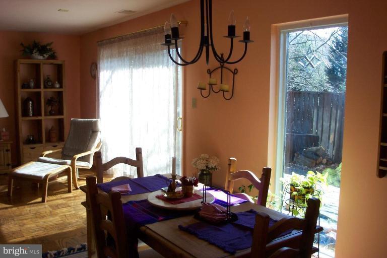 1813 Ivy Oak Square, Unit 59 Reston, VA 20190 - Photo 3 of 19 Dining Room