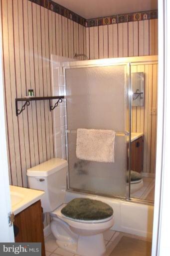 1813 Ivy Oak Square, Unit 59 Reston, VA 20190 - Photo 10 of 19 Hall Bath