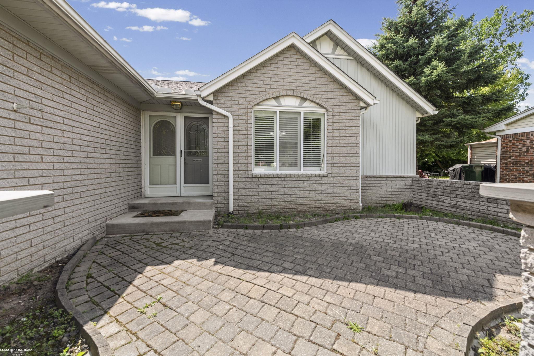 47121 Barbara Road Macomb, MI 48044 - Photo 2 of 31