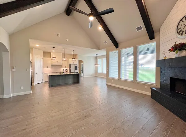 $3,295 | 252 Harvard Lane, Springtown, TX 76082