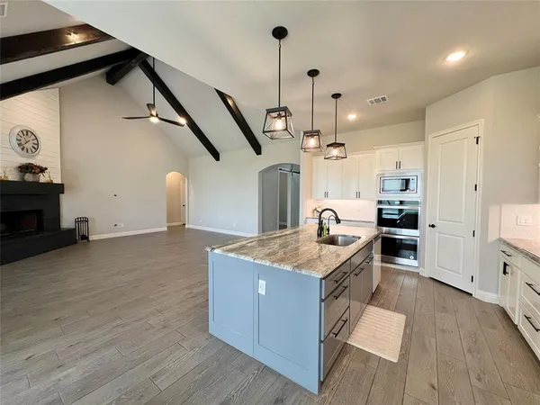 $3,295 | 252 Harvard Lane, Springtown, TX 76082