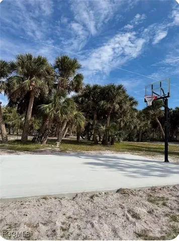 $10,000 | 10440 Yacht Basin Drive, Boca Grande, FL 33921