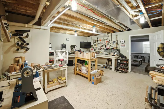 $312,900 | 1946 Newbury Circle, Goshen, IN 46526