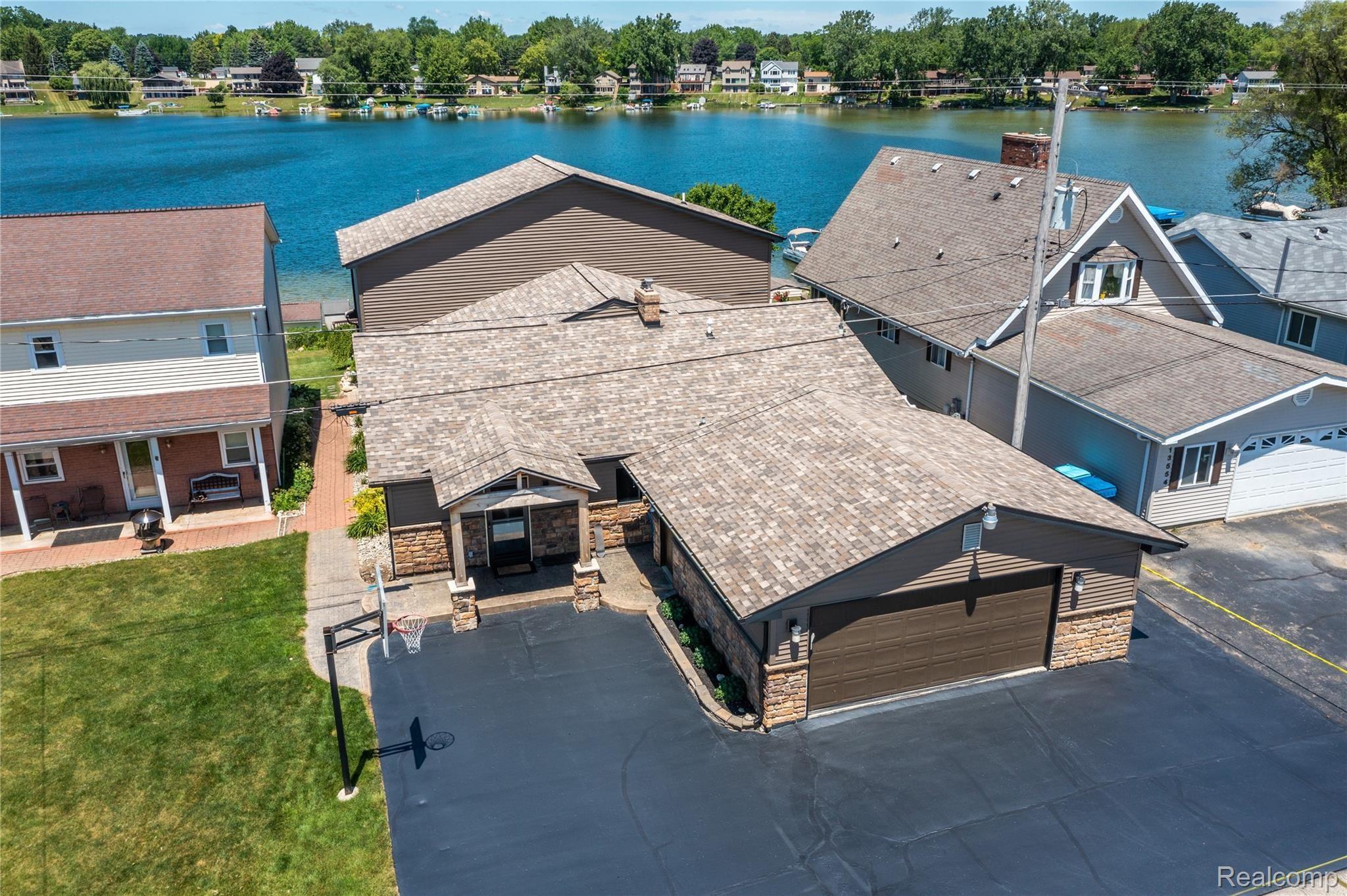 13558 South Horrell Road Fenton, MI 48430 - Photo 28 of 28 Exteriors (21 of 27).jpg
