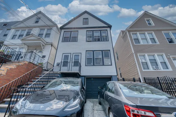 $2,500 | 175 Zabriskie Street, Unit 1, Jersey City, NJ 07307