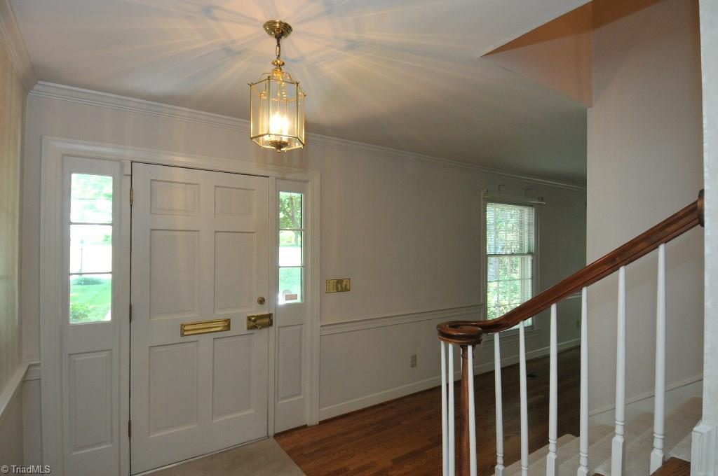 3330 Nottingham Road Winston-Salem, NC 27104 - Photo 2 of 23 Entry foyer
