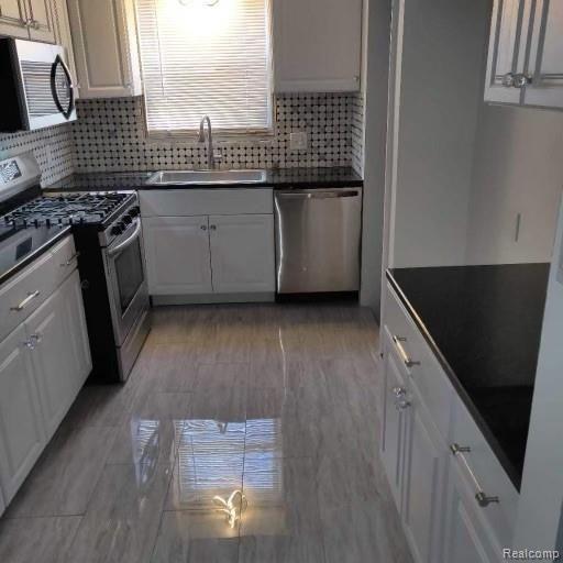 18463 Edinborough Road Detroit, MI 48219 - Photo 3 of 5