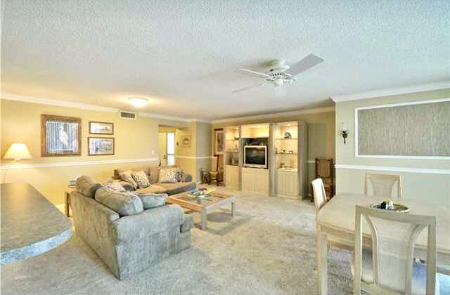 104 Half Moon Circle, Unit B2 Hypoluxo, FL 33462 - Photo 30 of 54 79A41E0C-E295-467D-A2DC-1E0410F43823