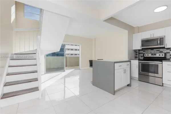 $2,200 | 300 Northwest 42nd Avenue, Unit 411, Miami, FL 33126