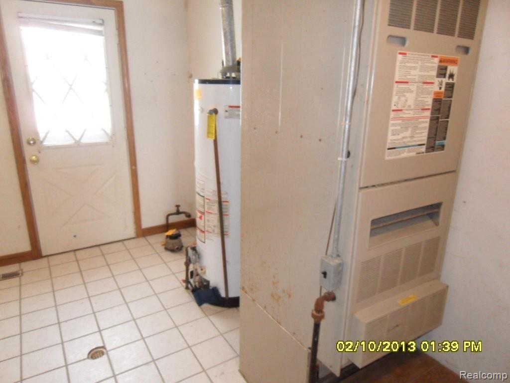 48580 Fairchild Road Macomb, MI 48042 - Photo 12 of 19 12.JPG