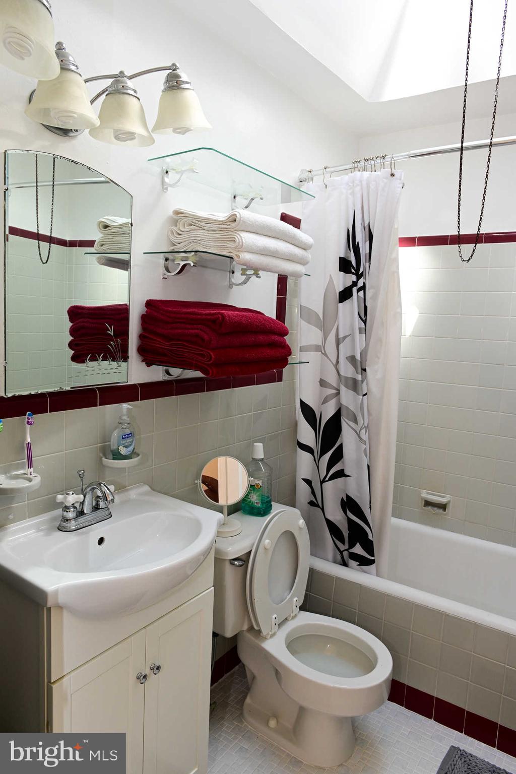 7806 Temple Road Philadelphia, PA 19150 - Photo 11 of 15 Gallery Image 11
