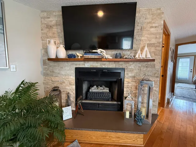 $160,000 | 1093 Canyon Road, Unit 202, Wisconsin Dells, WI 53965