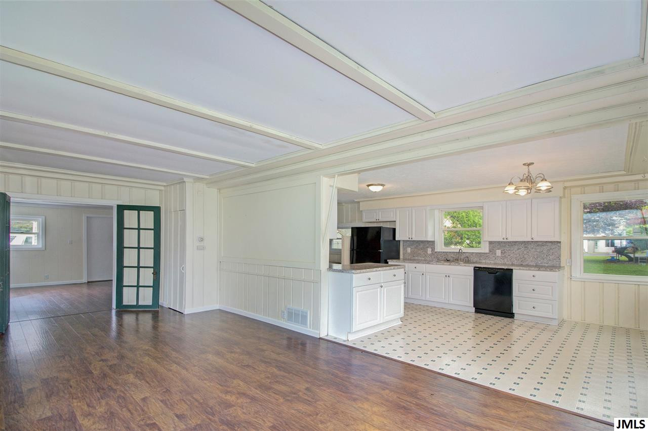 1016 Oak Grove Road Jackson, MI 49203 - Photo 5 of 24 Photo 5