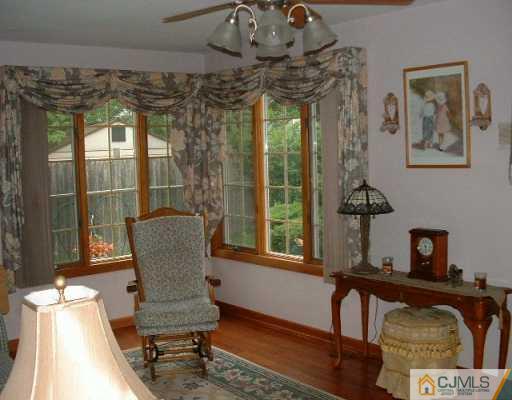 25 Gifford Road Somerset, NJ 08873 - Photo 5 of 8 Gallery Image 5