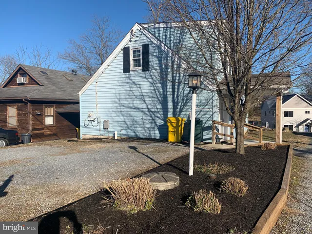 $2,500 | 781 Powhatan Beach Road, Pasadena, MD 21122