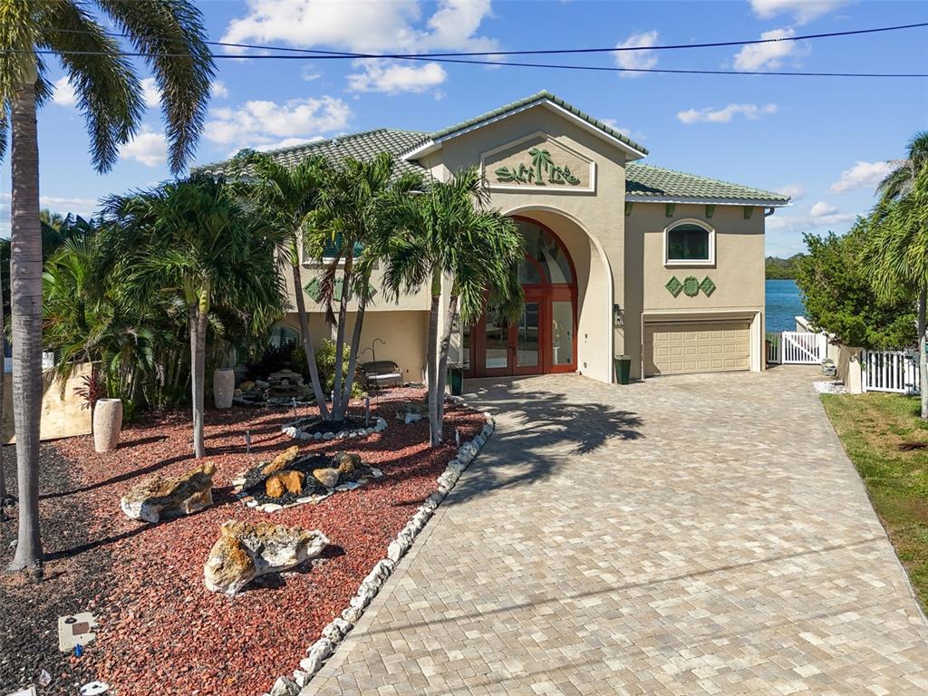 582 Johns Pass Avenue Madeira Beach, FL 33708 - Photo 4 of 100
