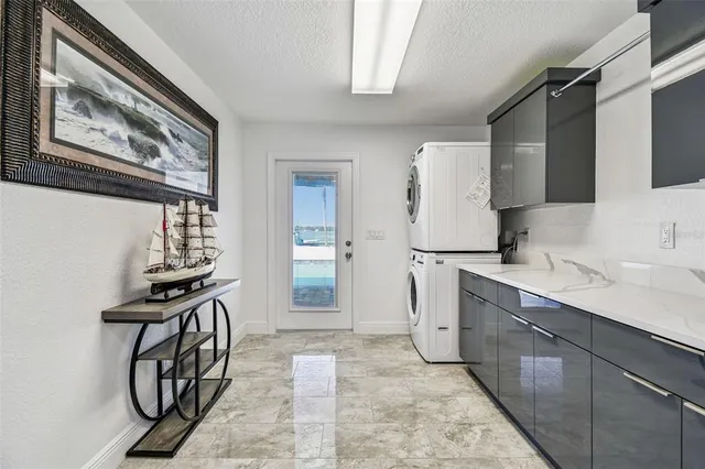 $3,600,000 | 582 Johns Pass Avenue, Madeira Beach, FL 33708