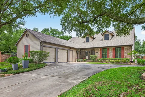 $569,000 | 303 Longview Drive, Sugar Land, TX 77478