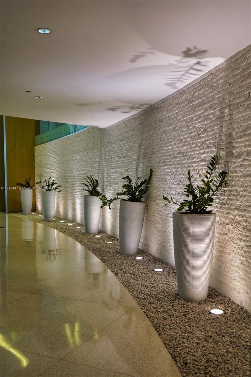 92 Southwest 3rd Street, Unit 4411 Miami, FL 33130 - Photo 11 of 17 a view of a basket ball court