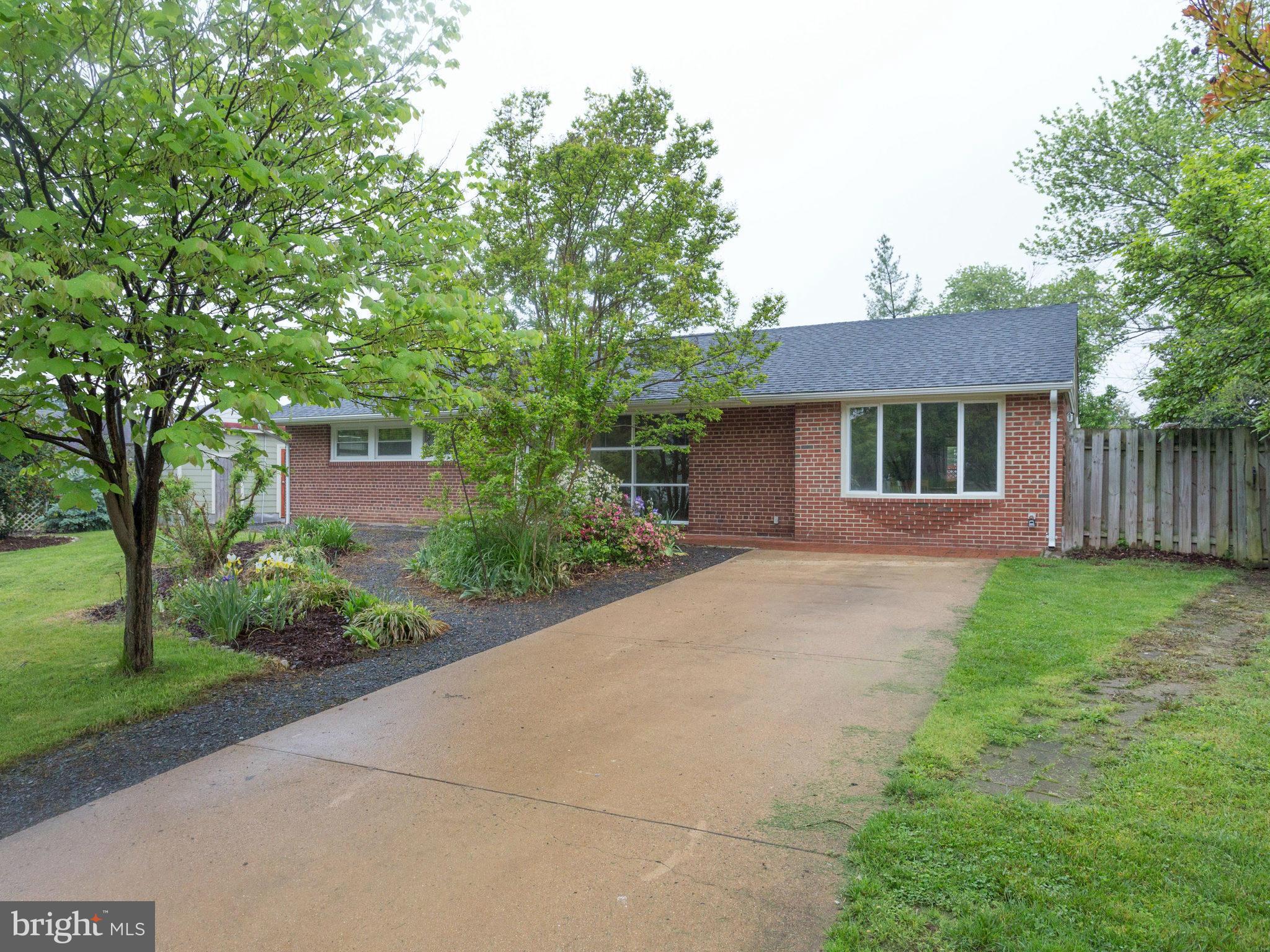 5226 Dalton Road Springfield, VA 22151 - Photo 1 of 30 Exterior (Front)