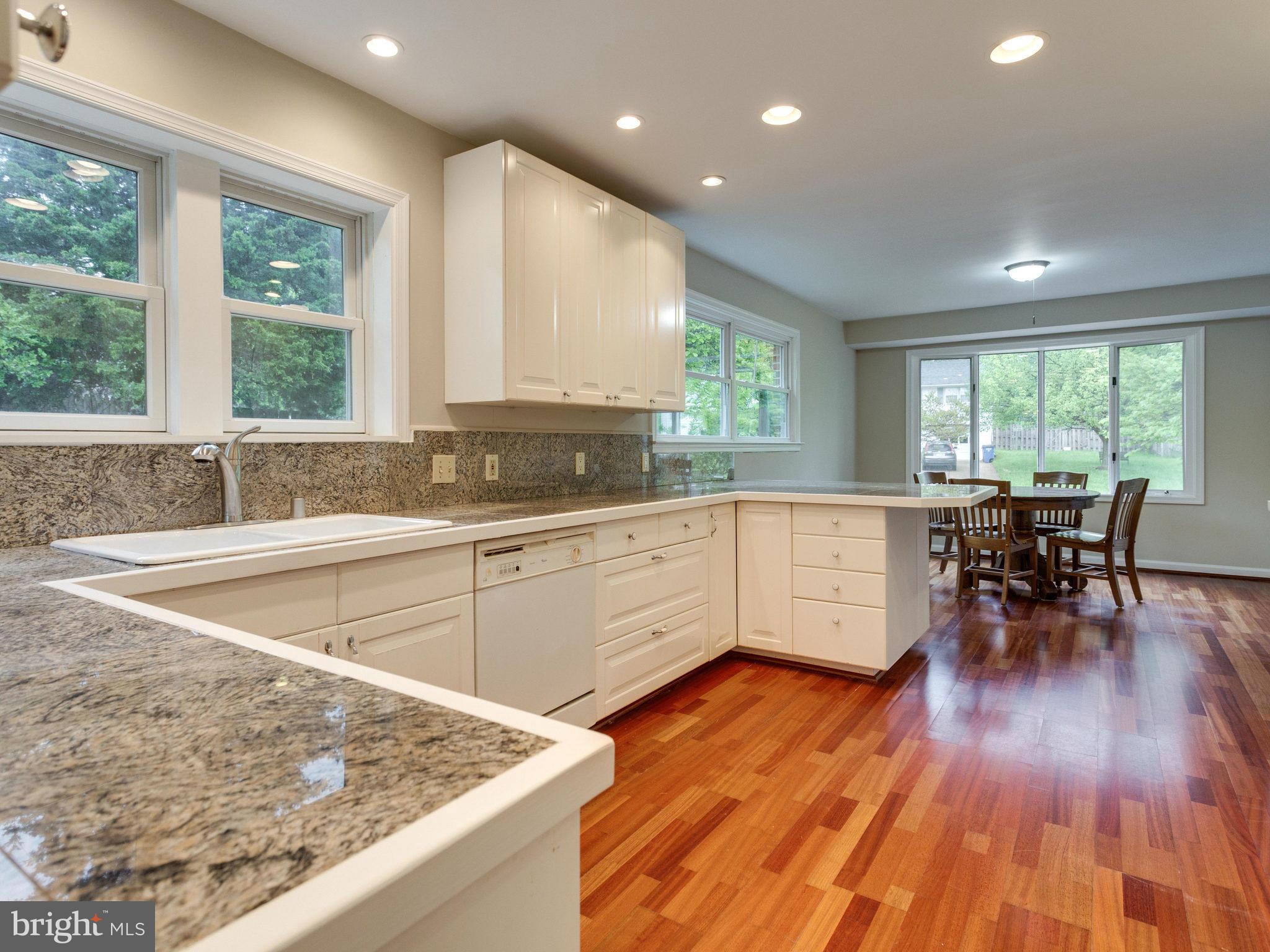 5226 Dalton Road Springfield, VA 22151 - Photo 3 of 30 Kitchen