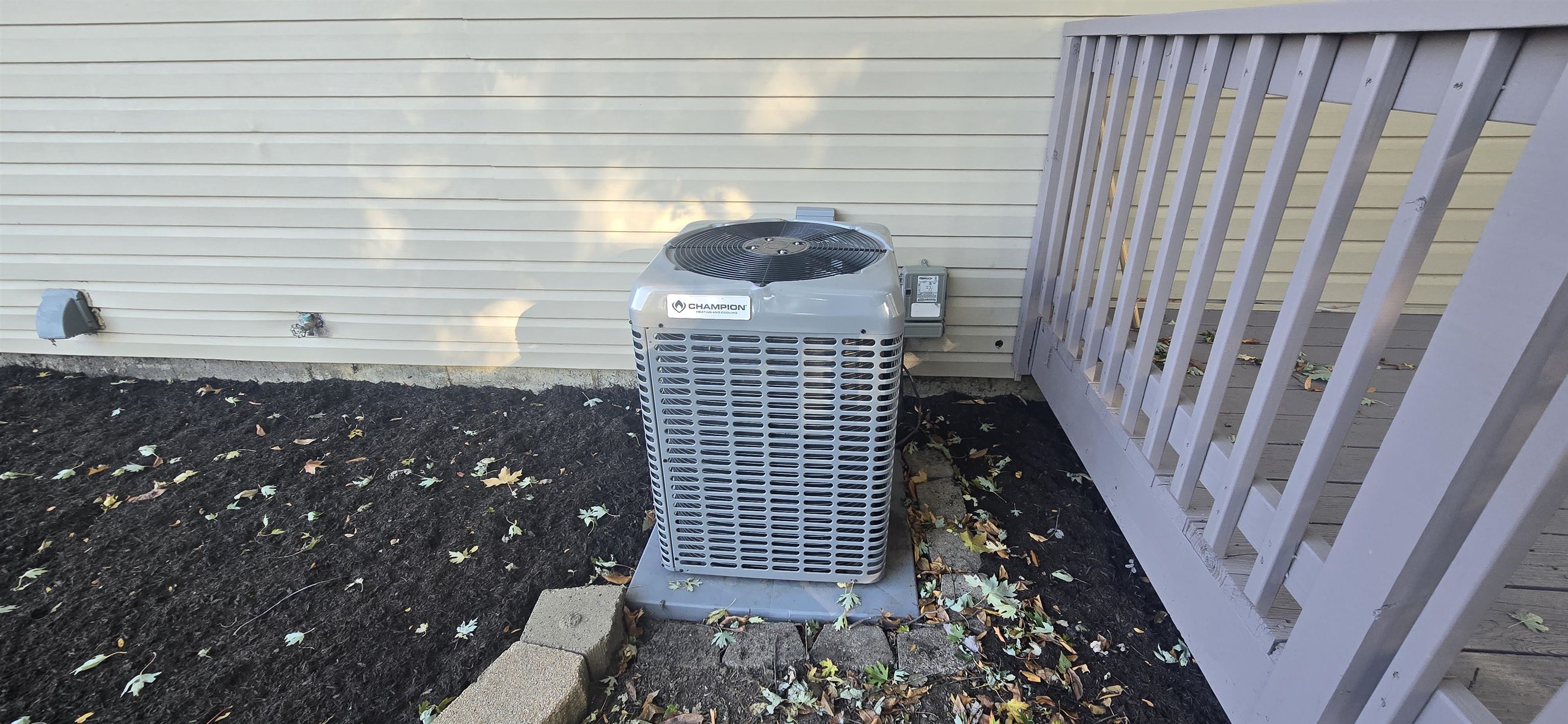 3606 Springwheat Street Rockford, IL 61114 - Photo 34 of 41 a bathroom with a sink and a mirror