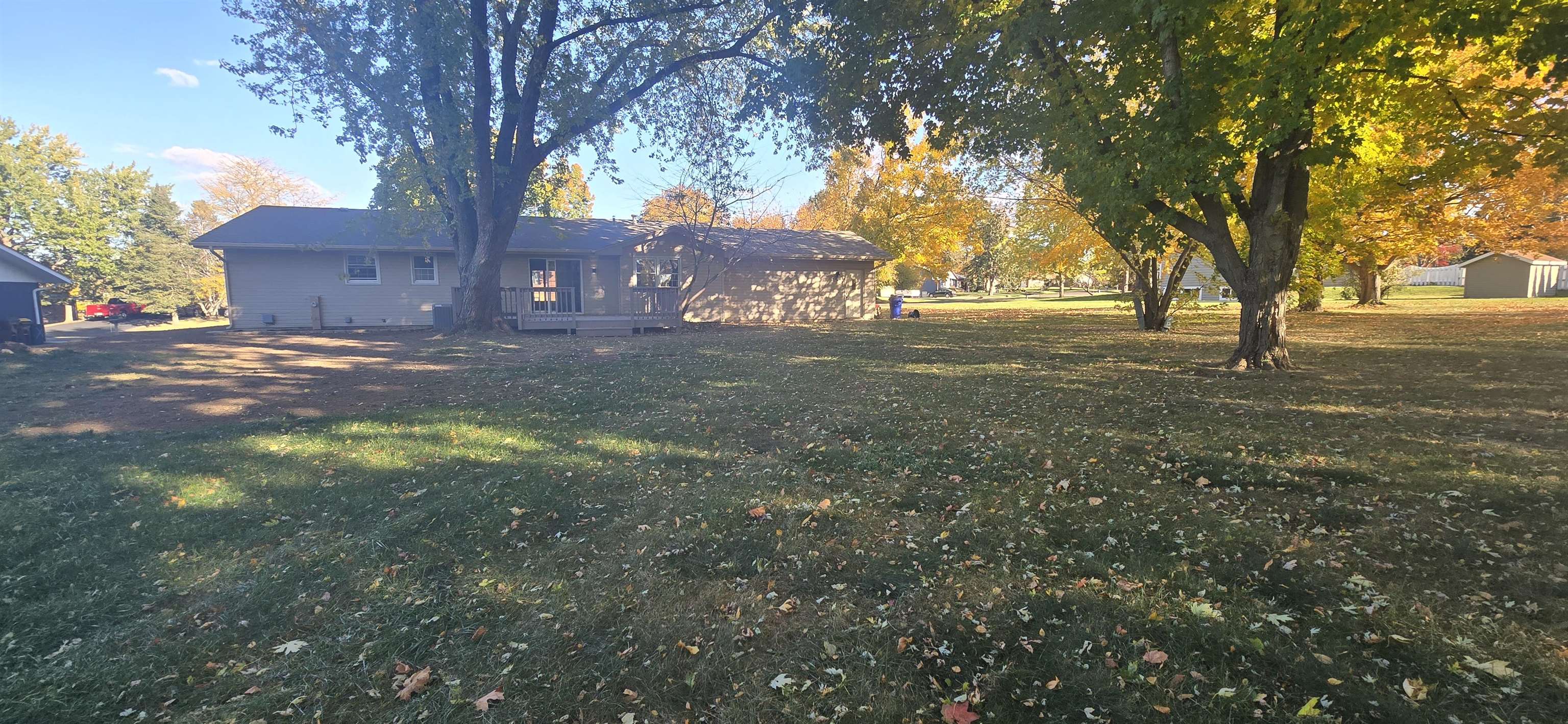 3606 Springwheat Street Rockford, IL 61114 - Photo 36 of 41 a view of yard with trees