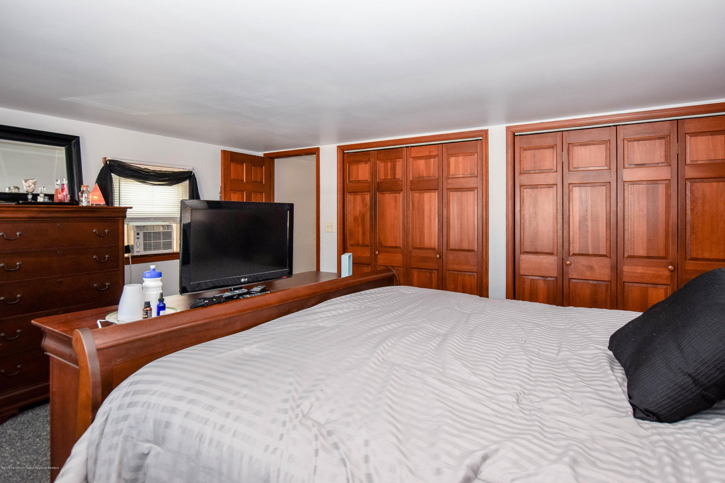 355 Kingfisher Road Tuckerton, NJ 08087 - Photo 13 of 24 DSC_0058