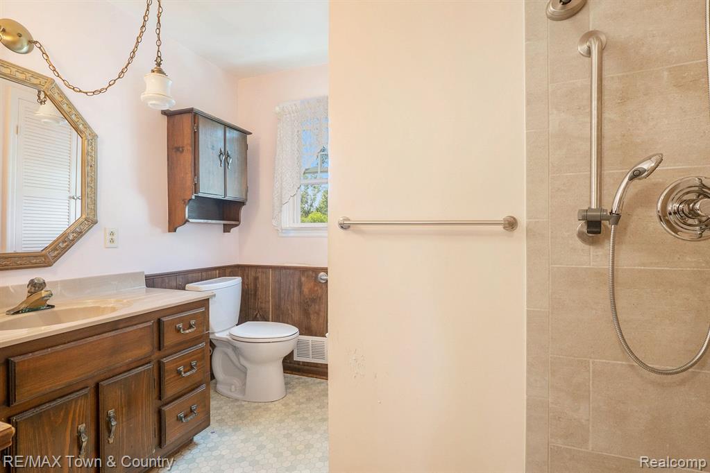 4307 North Webster Road Flushing, MI 48433 - Photo 15 of 35