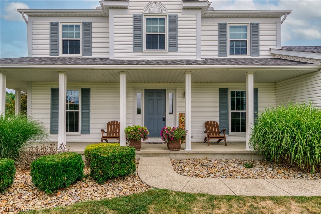 9715 Williams Road Diamond, OH 44412 - Photo 11 of 48 View of front of home with covered porch