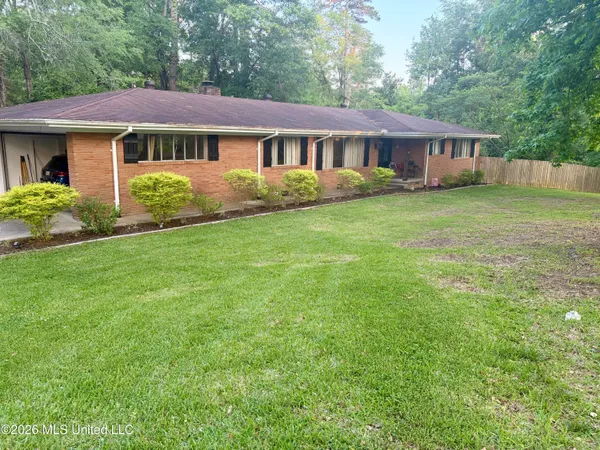$272,500 | 117 Dogwood Drive, Hazlehurst, MS 39083