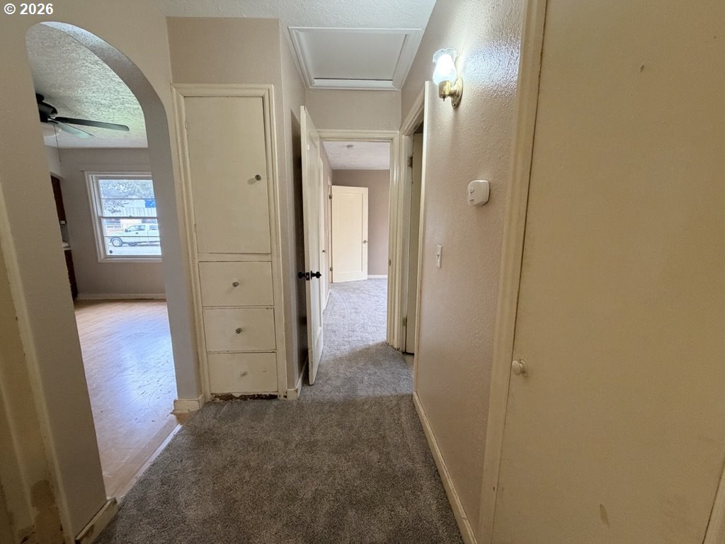 307 Sherman Street Amity, OR 97101 - Photo 8 of 18 Hallway