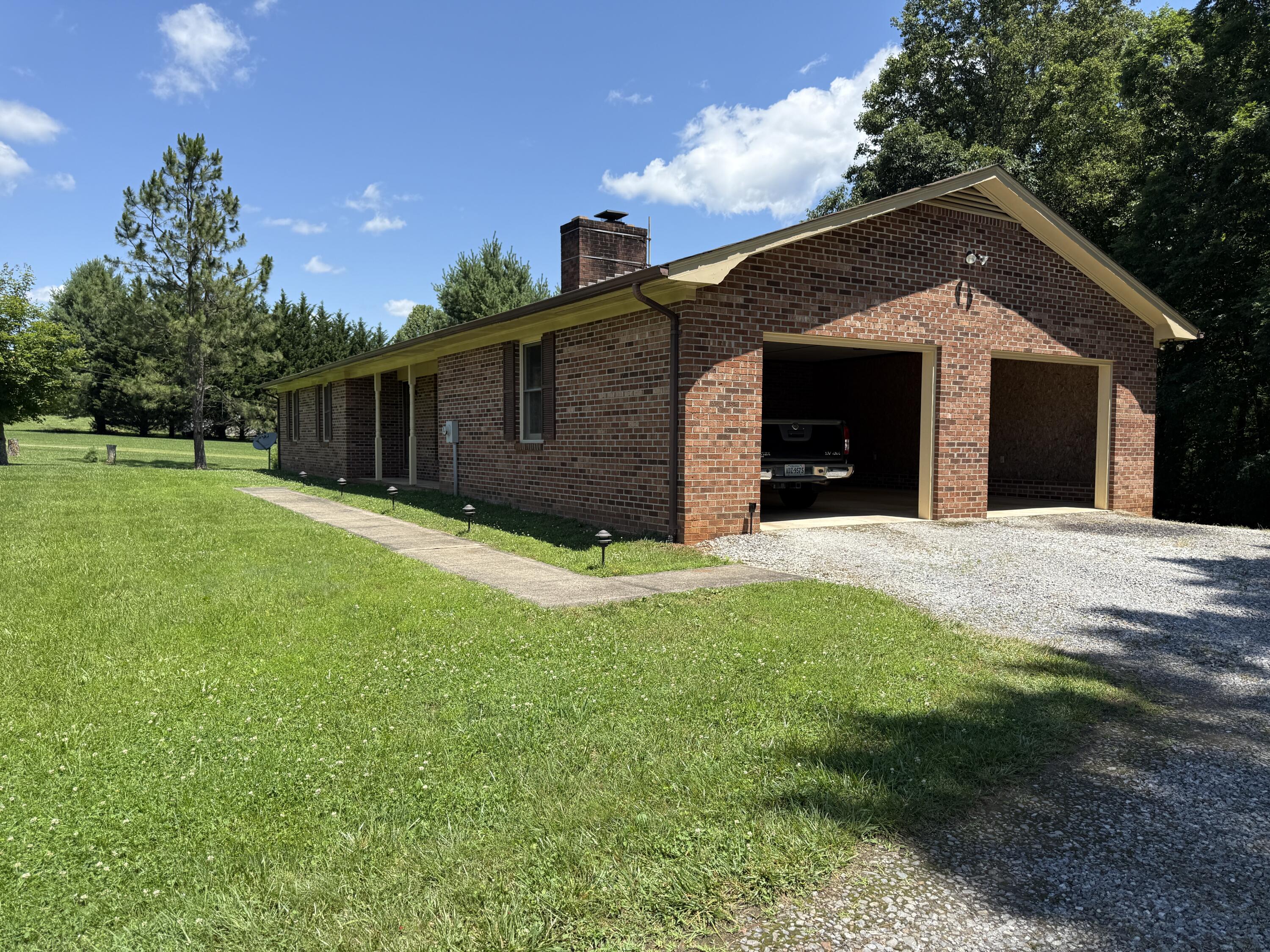 1716 Holly Tree Road Ararat, VA 24053 - Photo 3 of 39 IMG_8628