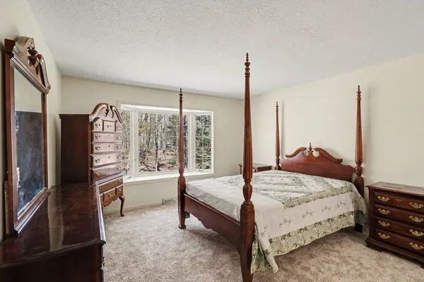 $300,000 | 148 Bridgewood Drive, Battle Creek, MI 49015
