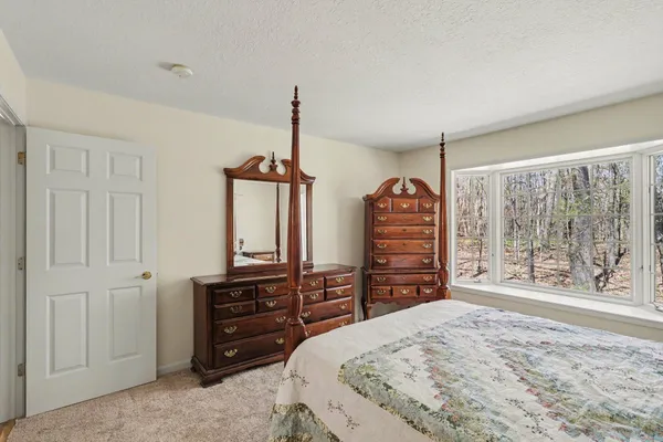 $300,000 | 148 Bridgewood Drive, Battle Creek, MI 49015