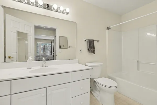 $300,000 | 148 Bridgewood Drive, Battle Creek, MI 49015
