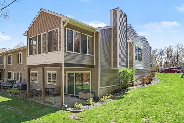 $300,000 | 148 Bridgewood Drive, Battle Creek, MI 49015