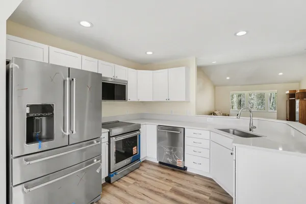 $300,000 | 148 Bridgewood Drive, Battle Creek, MI 49015