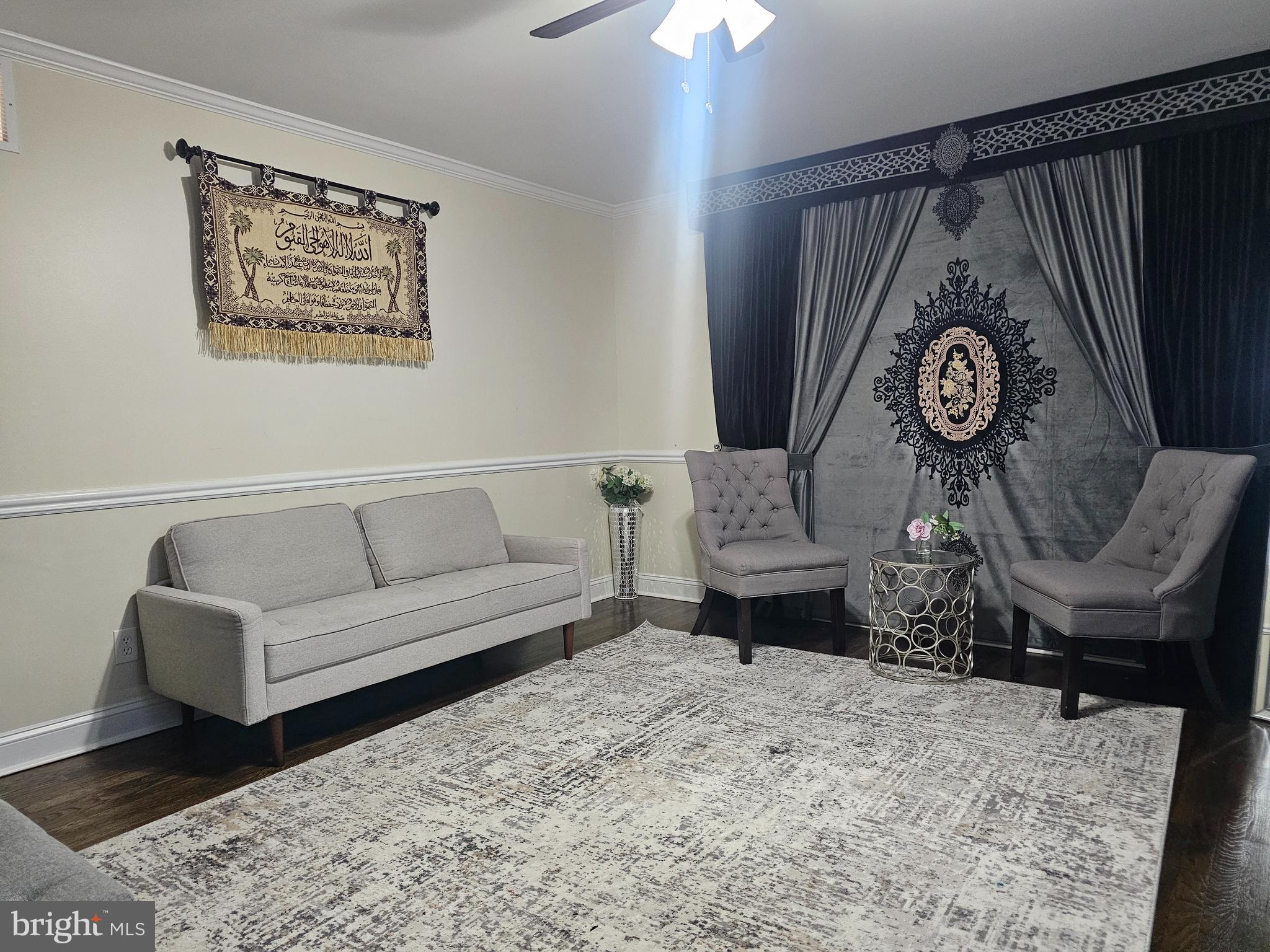 6720 Hunter Road Elkridge, MD 21075 - Photo 2 of 13 Living Room