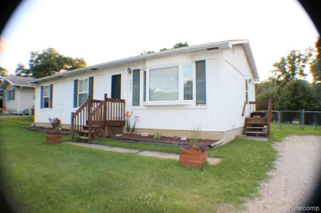 8612 Pettysville Road Pinckney, MI 48169 - Photo 5 of 13 Gail front.jpg