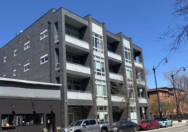 $759,000 | 3024 West Armitage Avenue, Unit 1, Chicago, IL 60647