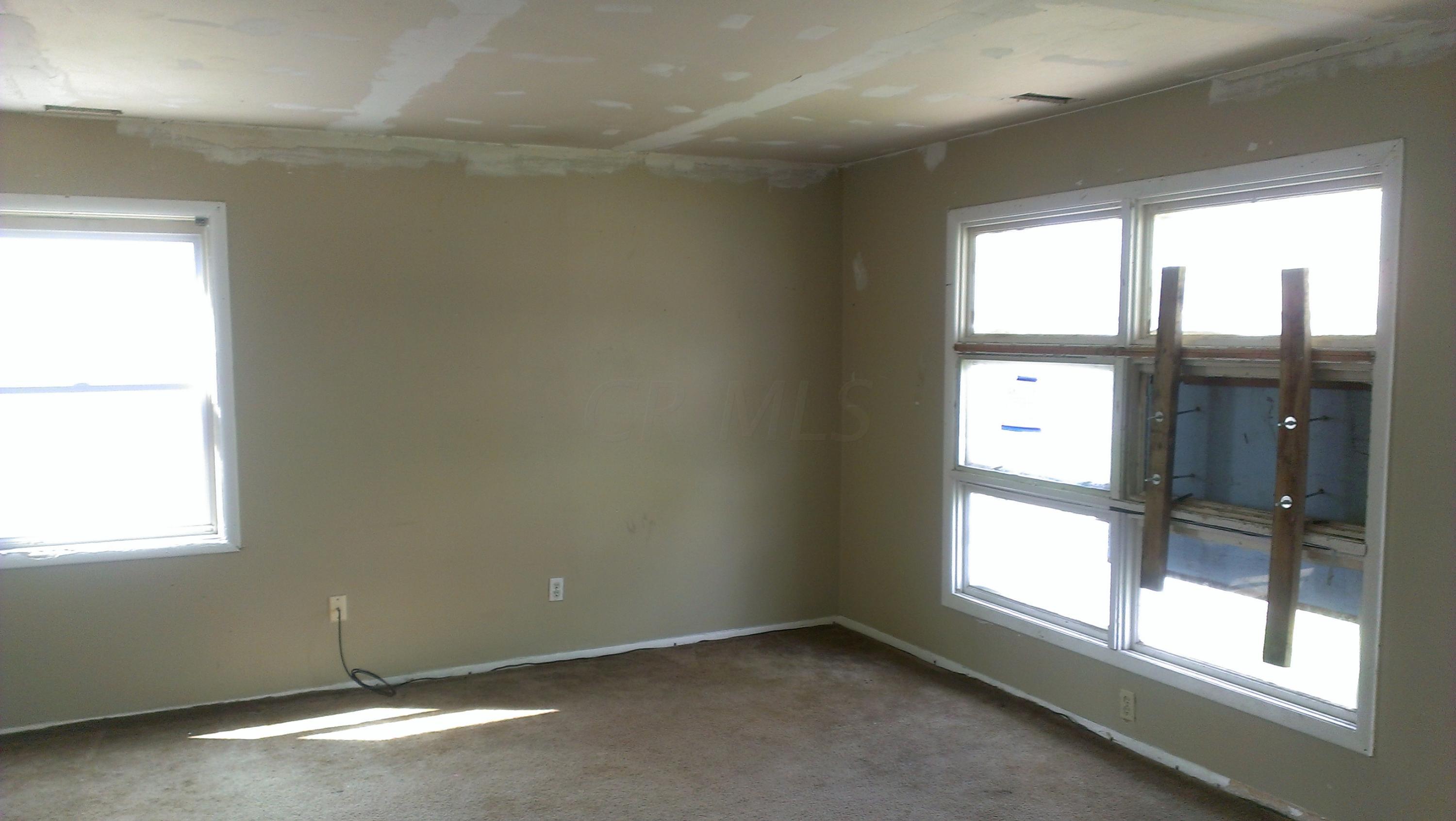 3626 Gerbert Road Columbus, OH 43224 - Photo 2 of 10