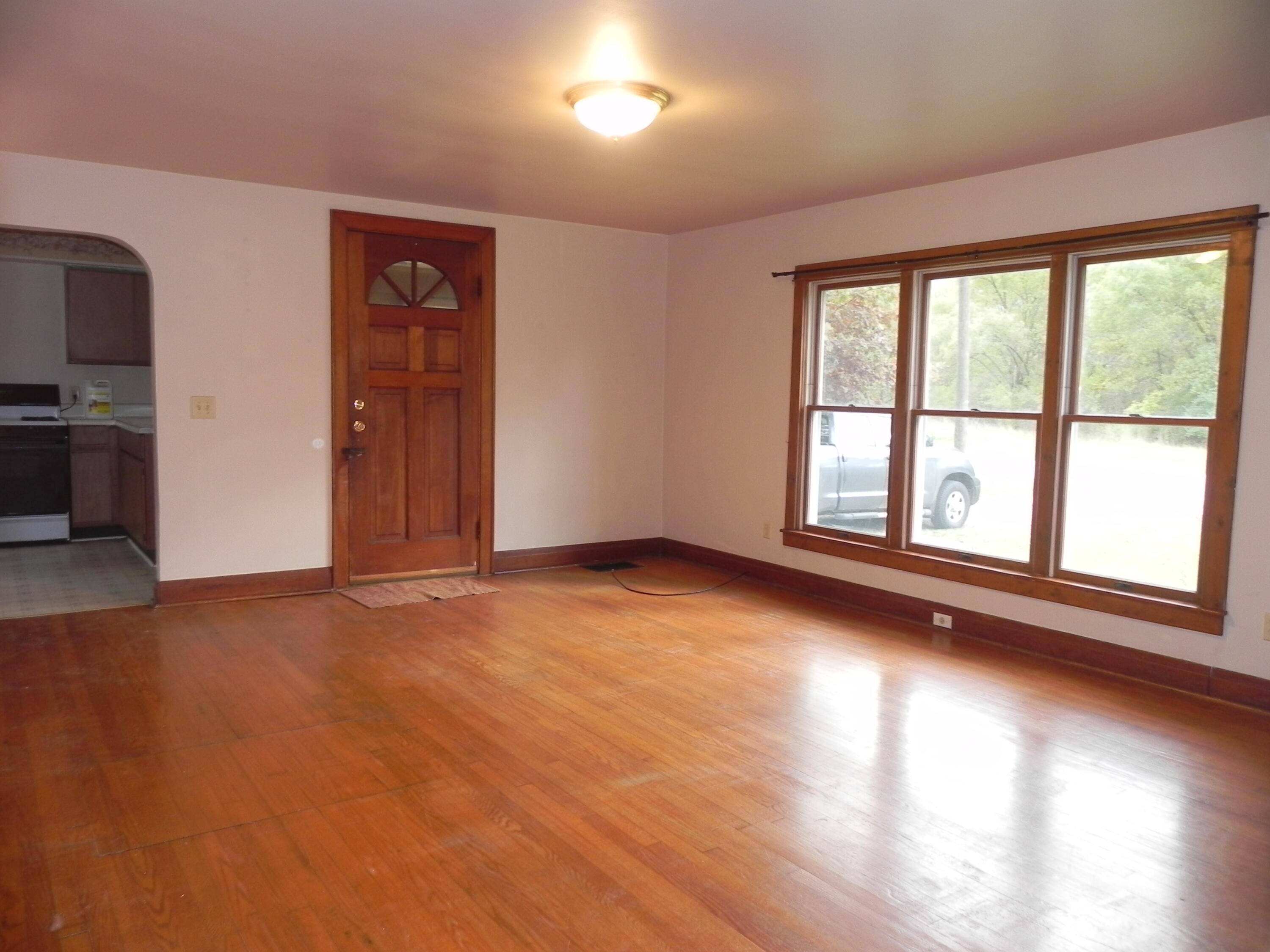 111 East South Street Decatur, MI 49045 - Photo 2 of 17 DSCN8415