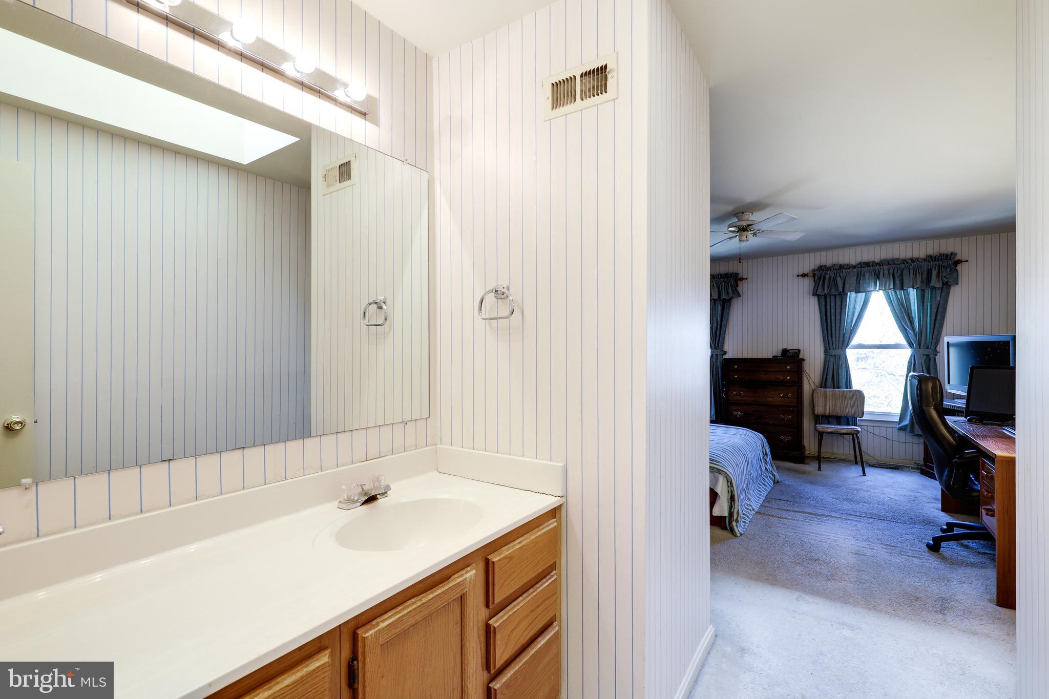 11951 Hollowwind Court Reston, VA 20194 - Photo 17 of 25 Gallery Image 17