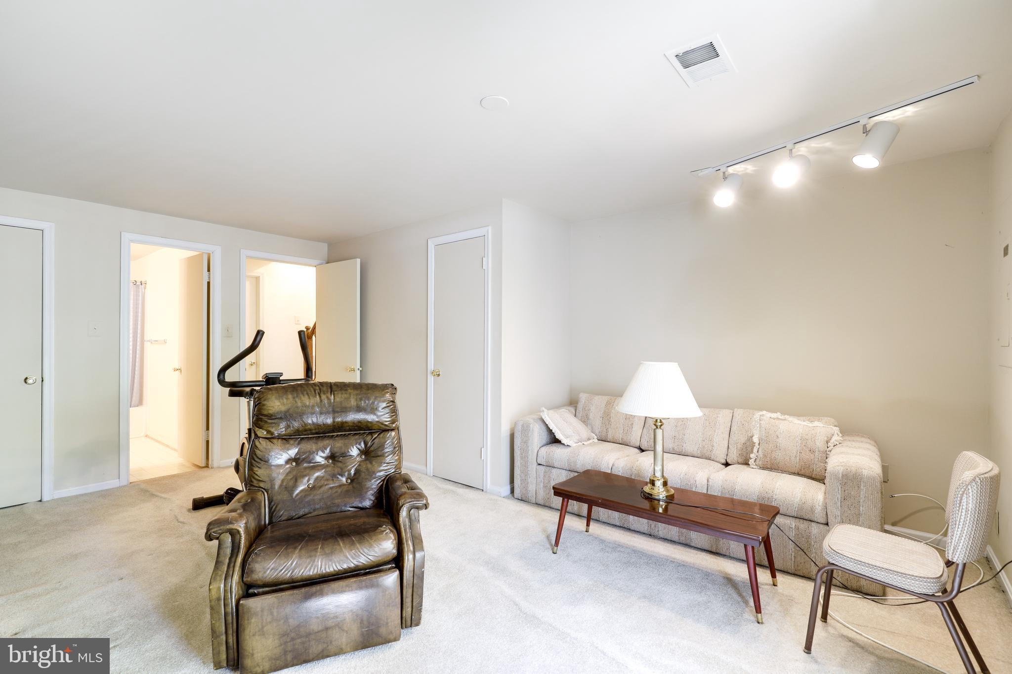 11951 Hollowwind Court Reston, VA 20194 - Photo 21 of 25 Gallery Image 21